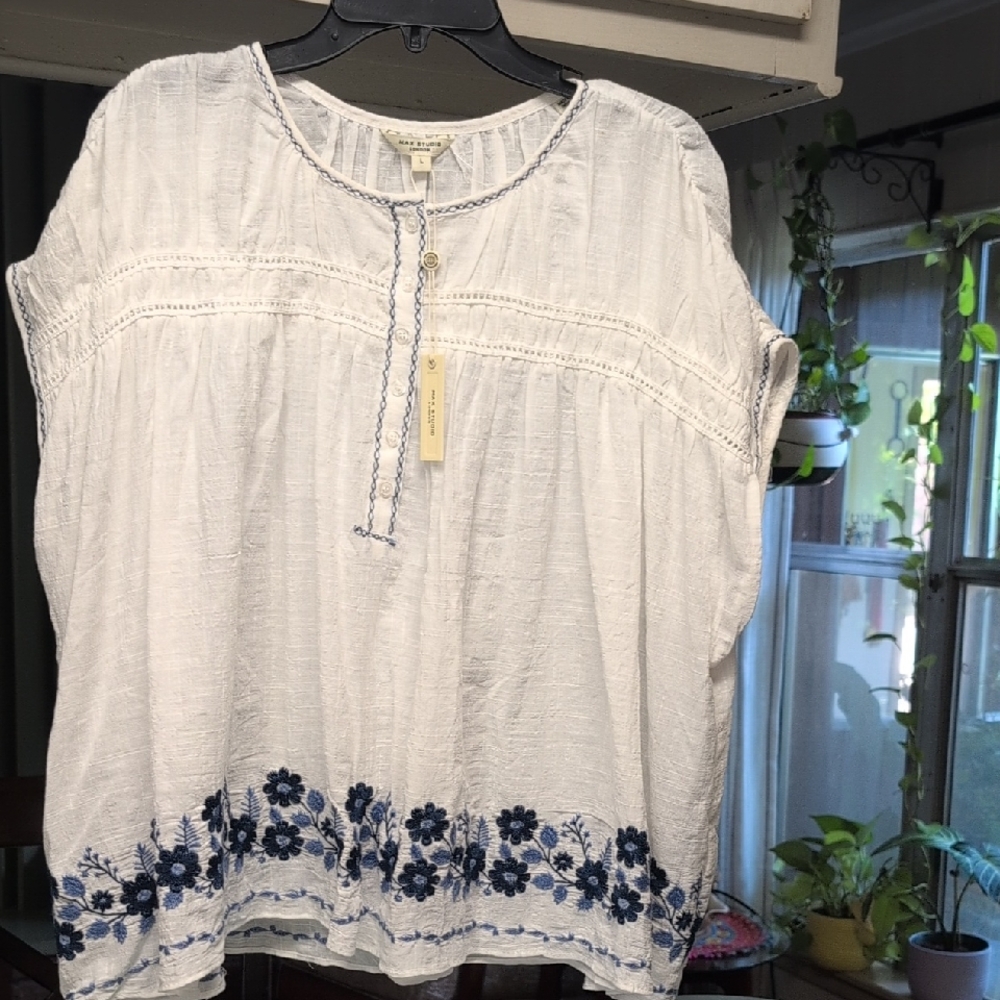 Max Studio White Blouse with Blue Floral Embroidery